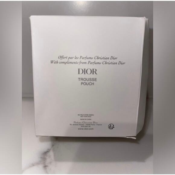 Christian Dior Beauty Limited Edition Mini Straw Bucket Bag with Chain Gift Box - Picture 6 of 7